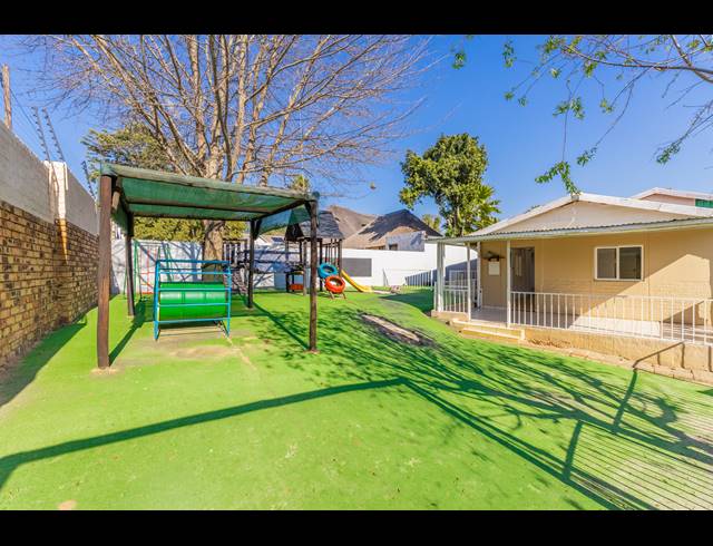 4 BEDROOM HOUSE FOR SALE IN LONEHILL